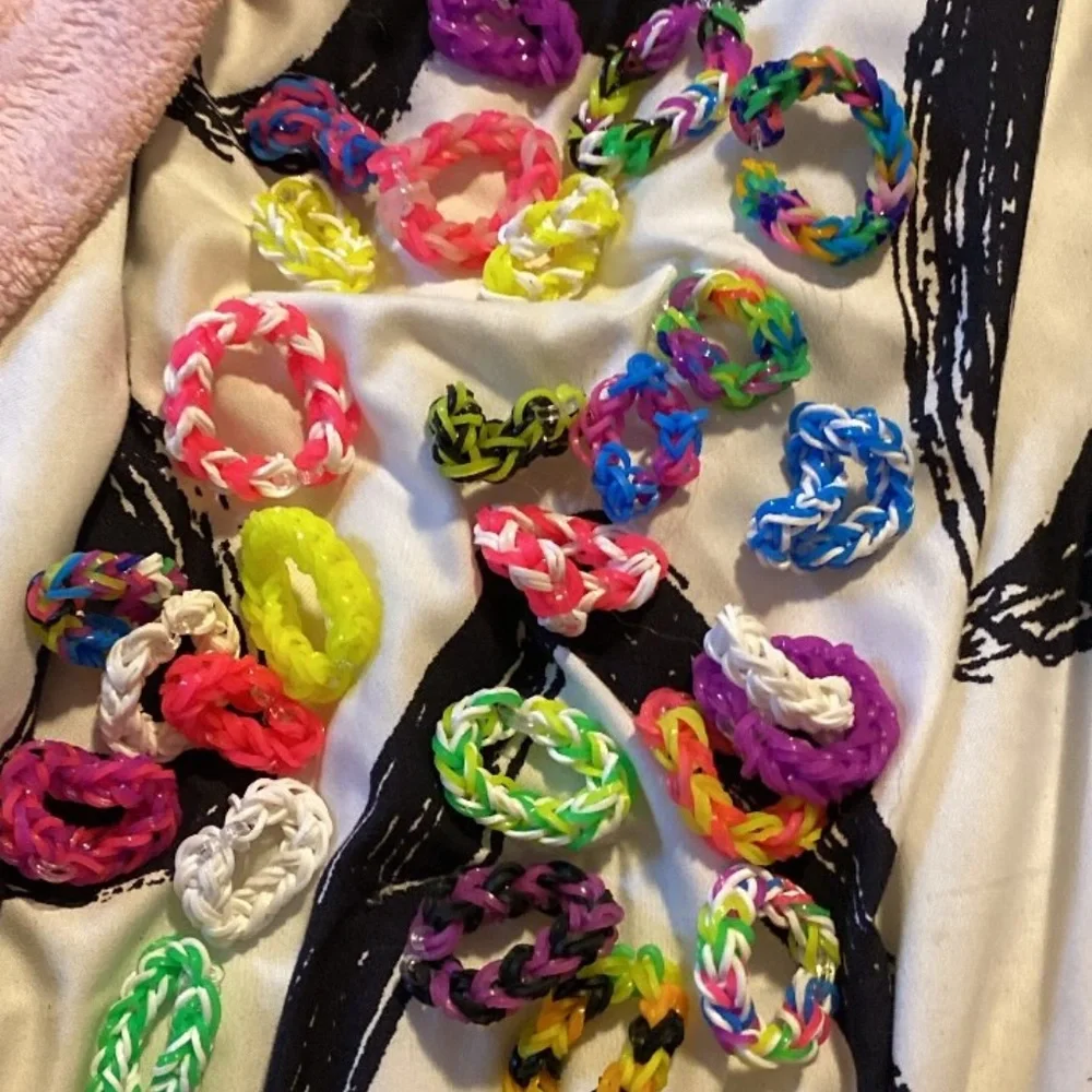 Bracelets - Picture 2 of 4
